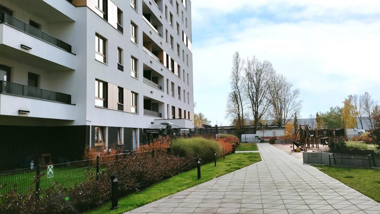 M&R Apartament Airport&Business Premium Komputerowa - Underground Garage - Free Wifi - Netflix - Self Check-In - 5 Min From Chopin Airport Warsaw Luaran gambar
