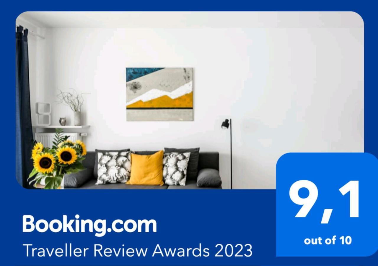 M&R Apartament Airport&Business Premium Komputerowa - Underground Garage - Free Wifi - Netflix - Self Check-In - 5 Min From Chopin Airport Warsaw Luaran gambar