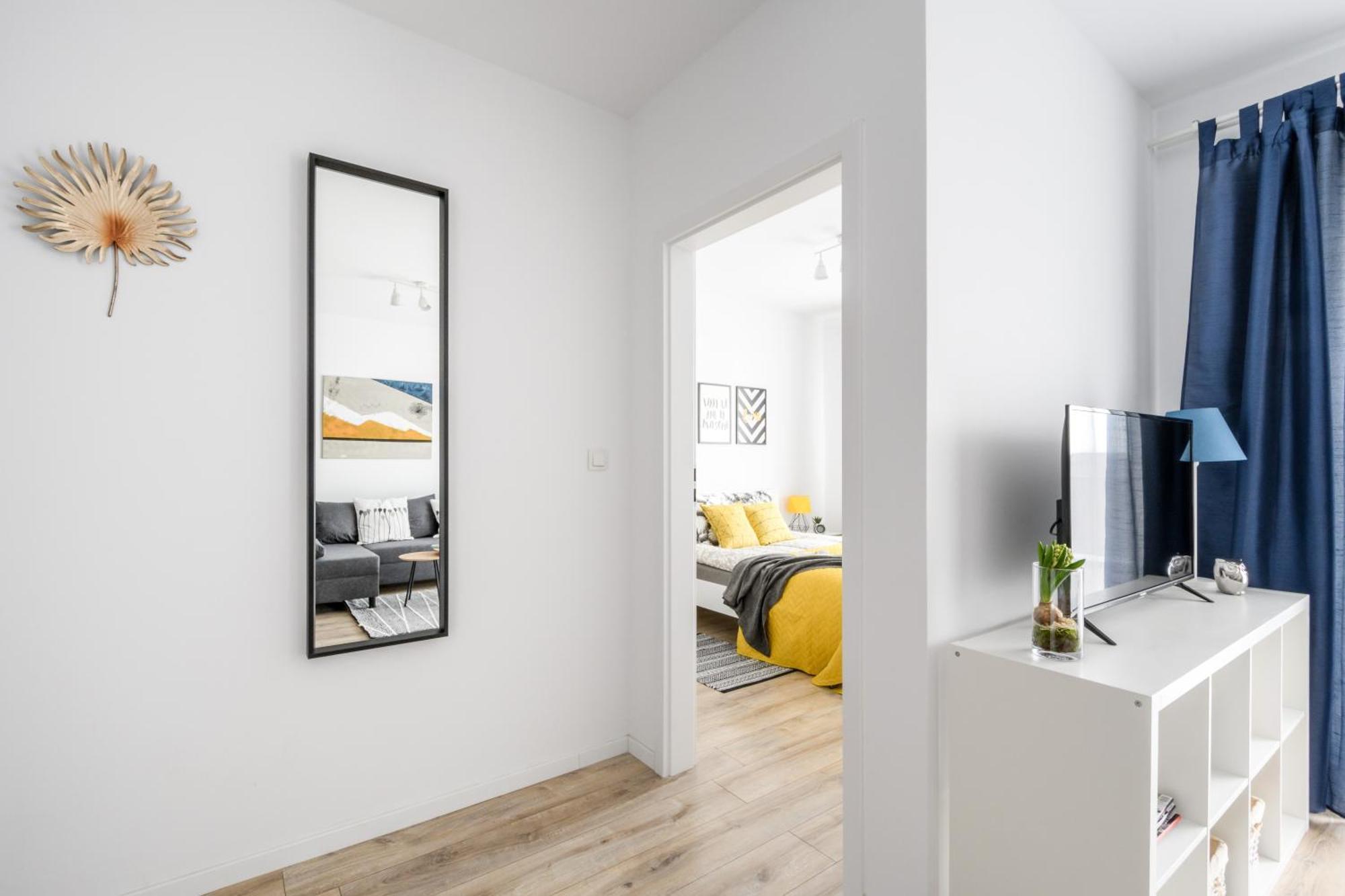 M&R Apartament Airport&Business Premium Komputerowa - Underground Garage - Free Wifi - Netflix - Self Check-In - 5 Min From Chopin Airport Warsaw Luaran gambar