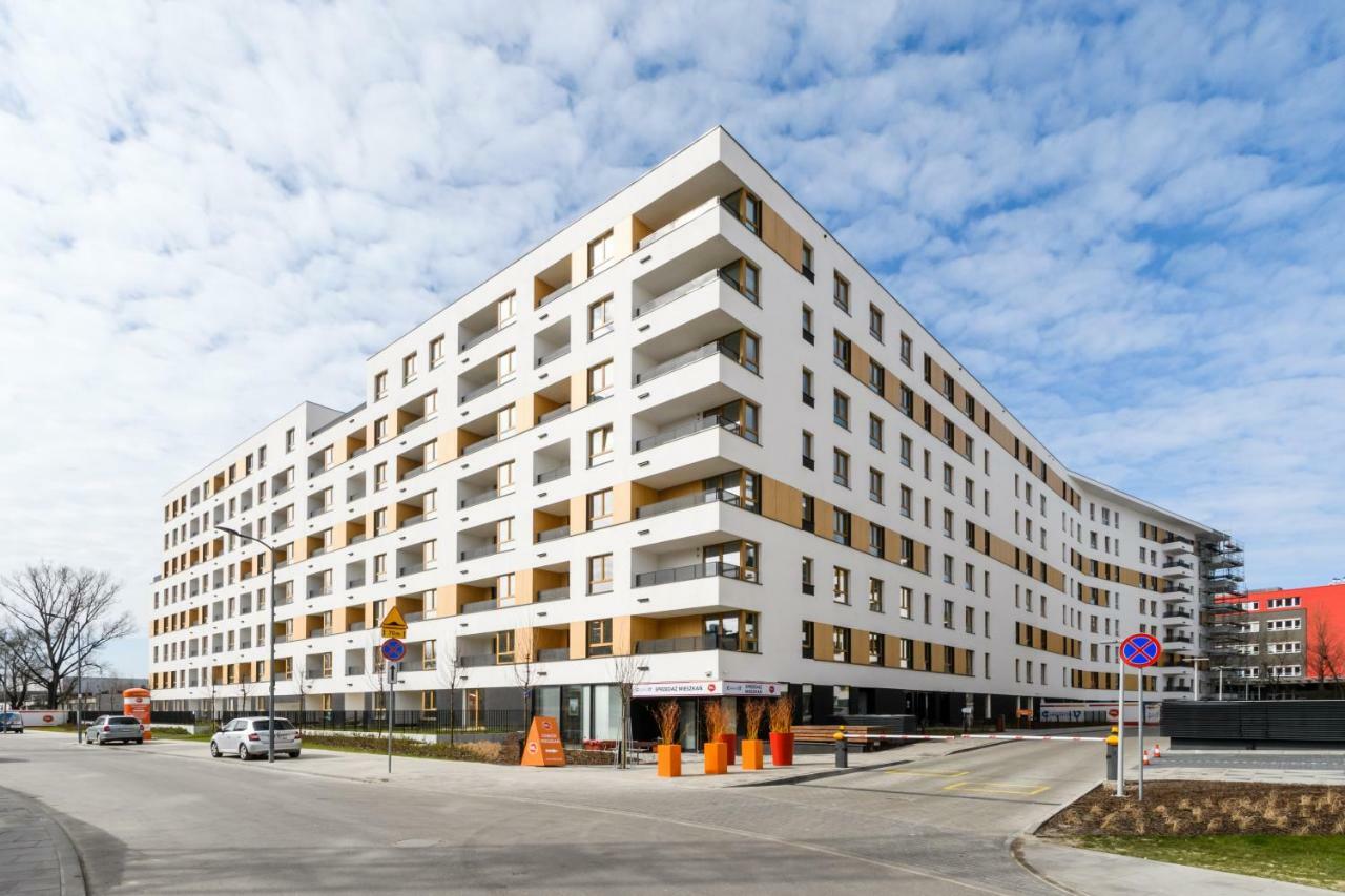 M&R Apartament Airport&Business Premium Komputerowa - Underground Garage - Free Wifi - Netflix - Self Check-In - 5 Min From Chopin Airport Warsaw Luaran gambar