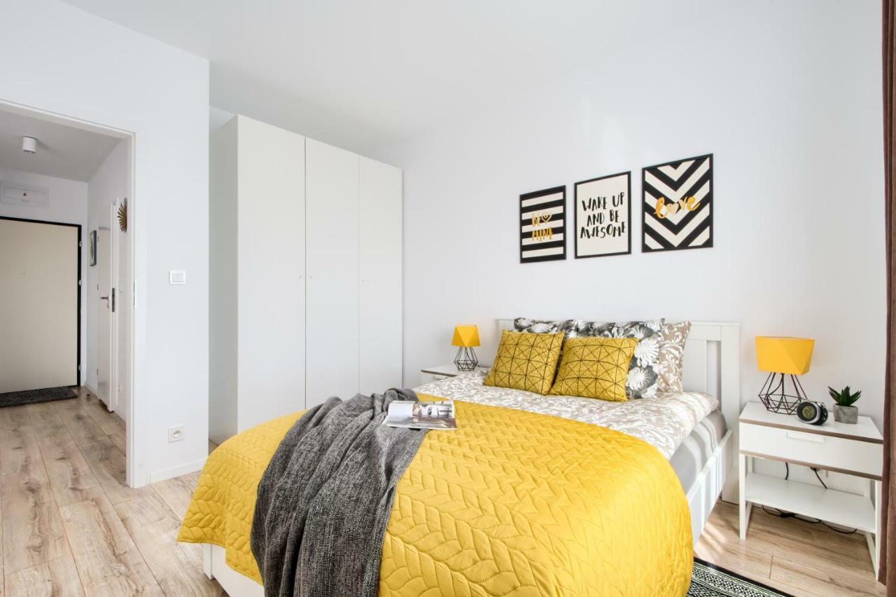 M&R Apartament Airport&Business Premium Komputerowa - Underground Garage - Free Wifi - Netflix - Self Check-In - 5 Min From Chopin Airport Warsaw Luaran gambar