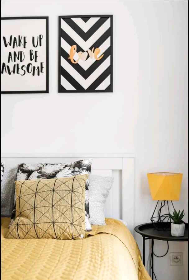 M&R Apartament Airport&Business Premium Komputerowa - Underground Garage - Free Wifi - Netflix - Self Check-In - 5 Min From Chopin Airport Warsaw Luaran gambar